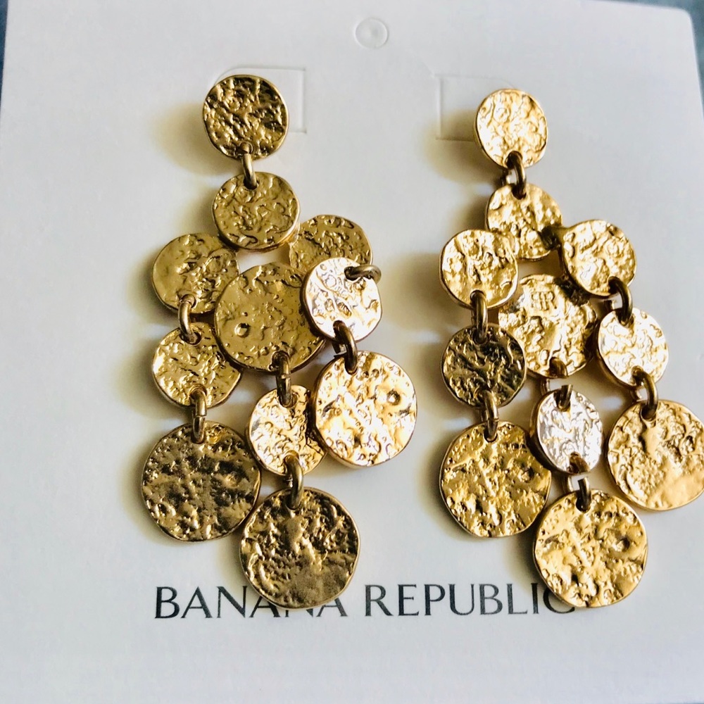 Banana Republic Ragatta Chandegold earrings